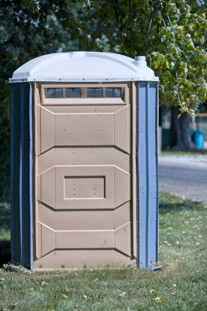 Best Portable restroom trailer rental  in Fort Shawnee, OH